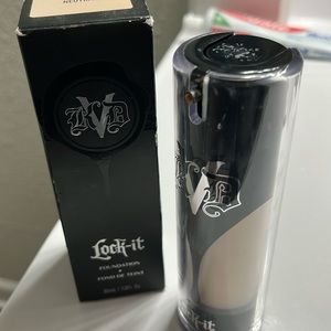 Kat Von D Lock-it foundation